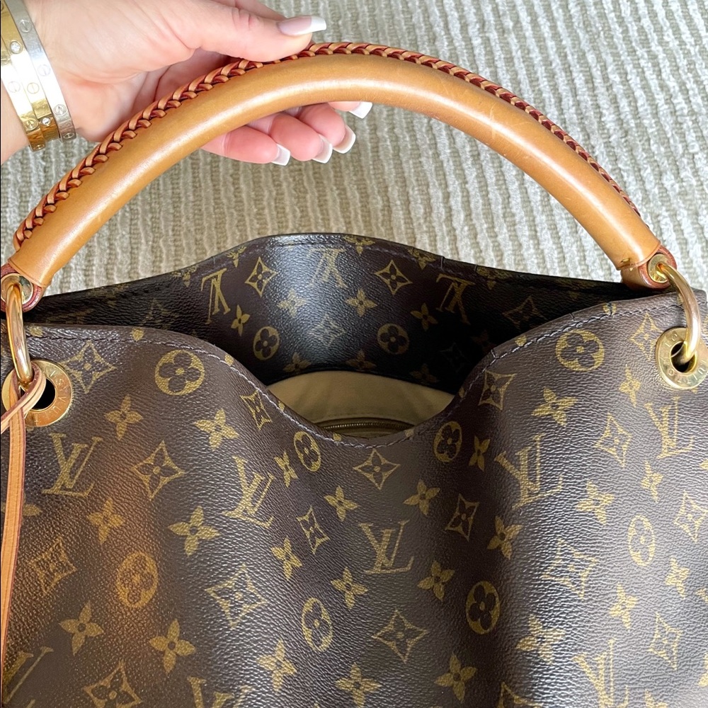Louis Vuitton Artsy Discontinued Large Bag - Picture 3 of 15